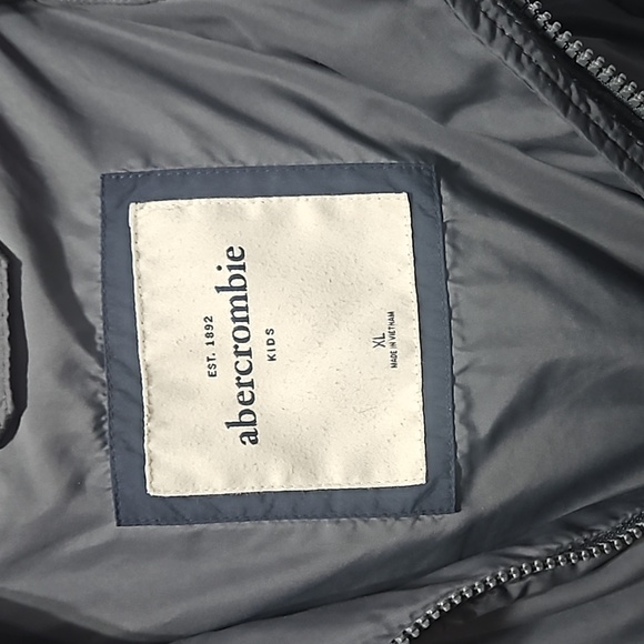 Abercrombie Girls puffer - Picture 4 of 6